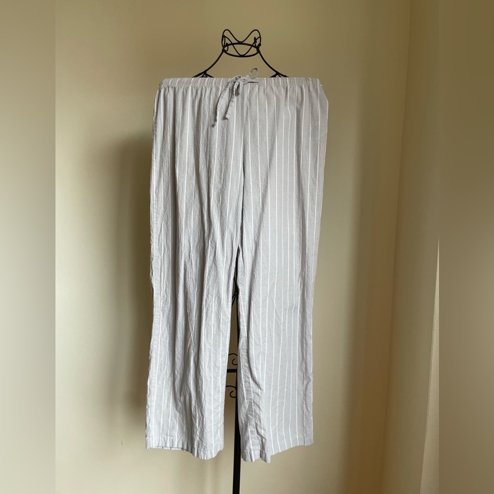 Gap pajama pants in grey and white
